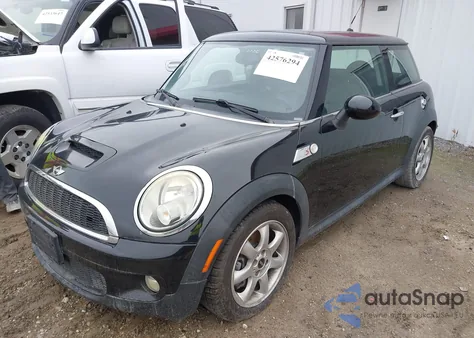 2010 Mini Cooper S из США, поврежденный, VIN WMWMF7C52ATZ69084